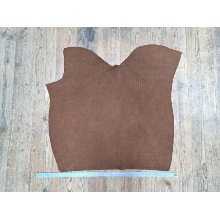 Peau de veau velours - marron - crocodile - maroquinerie - cuir en stock