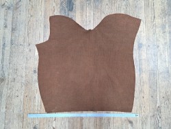 Peau de veau velours - marron - crocodile - maroquinerie - cuir en stock