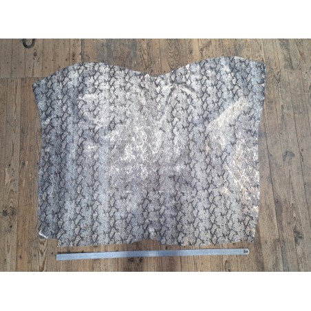 Peau de veau velours - gris clair - serpent - maroquinerie - cuir en stock