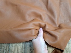 Demi-peau de cuir de vache - chamois - Cuir en stock