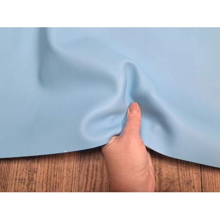 Peau de cuir de veau swift lisse - bleu ciel - maroquinerie - Cuirenstock