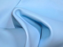 Peau de cuir de veau swift lisse - bleu ciel - maroquinerie - Cuir en stock