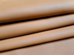 Bande de cuir de vachette lisse - miel - maroquinerie - Cuir en Stock