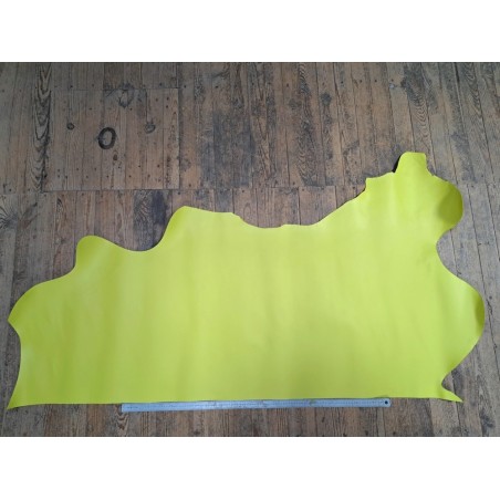 Demi-peau de cuir de vachette tannage ferme - jaune citron - cuir en stock