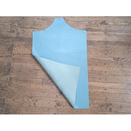 morceau rectangulaire 82x52 cm - bleu ciel - petits grains - cuirenstock