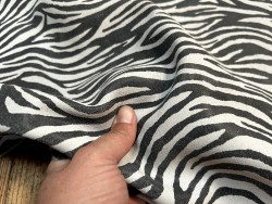 Peau de veau velours façon zèbre, noir et blanc - Cuir en Stock