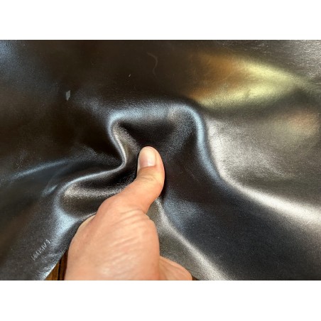 Peau de cuir de veau BOX lisse - tannage ferme - noir - Cuir en stock