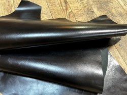 Peau de cuir de veau BOX lisse - tannage ferme - noir - Cuir en stock