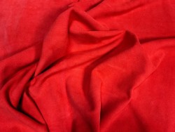 Grande peau de veau velours rouge racing - Cuir en Stock