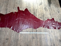 Bande de cuir de vachette pullup - végétal - rouge - maroquinerie - Cuir en Stock