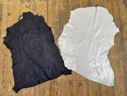 Lot de 2 peaux uniques - Cuir de chèvres -D- Cuir en Stock
