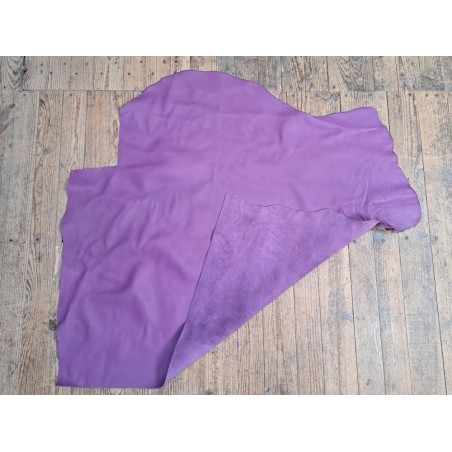 Grand morceau de cuir de taurillon - gros grain -lilas- cuirenstock
