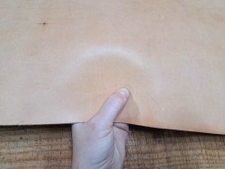 Collet de vache tannage végétal 2,1 mm – cuir naturel 2ᵉ choix