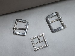 LOT de 3 boucles de ceinture - Nickelé - Bonne affaire
