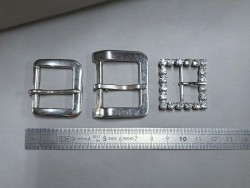 LOT de 3 boucles de ceinture - Nickelé - Bonne affaire