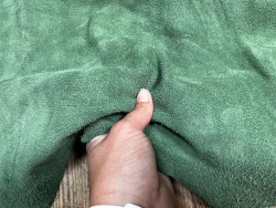 Peau de veau velours vert olive - Maroquinerie - Cuir en Stock