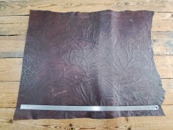 Collet de vache végétal effet froissé - Marron - Cuir à ceinture - Cuir en Stock