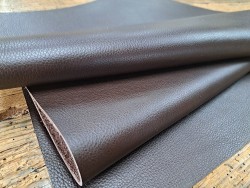 Morceau unique 82x59 - N°9 - Grainé - Marron foncé - Cuir en Stock