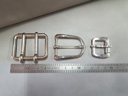 LOT de 3 boucles de ceinture - B - Bonne affaire