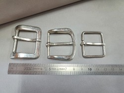 LOT de 3 boucles de ceinture - D - Nickelé - Cuirenstock