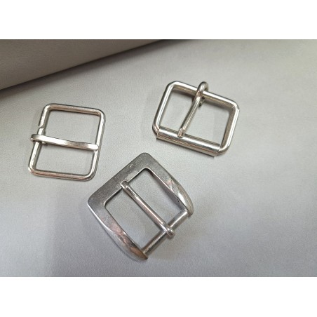 LOT de 3 boucles de ceinture - G - Nickelé - Bonne affaire