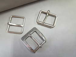 LOT de 3 boucles de ceinture - G - Nickelé - Bonne affaire