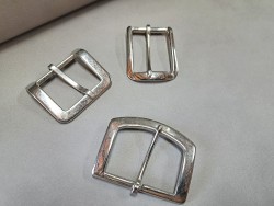 LOT de 3 boucles de ceinture - P - Bonne affaire