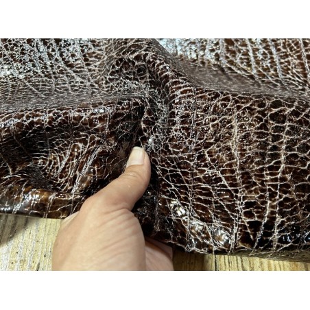 Demi-peau de cuir de veau vernis grain croco  craquelé - Marron - Cuir en Stock