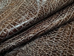Demi-peau de cuir de veau vernis grain croco  craquelé - Marron - Cuir en Stock