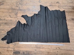 Morceau de cuir de vache grainé - Noir mat - Cuir en Stock