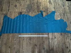 demi peau - vache - bleu paon - maroquinerie - cuir en stock