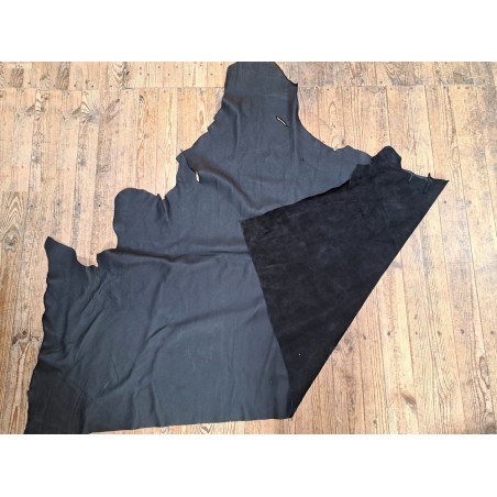 Grand morceau de cuir de taurillon  - Noir - Cuir en Stock
