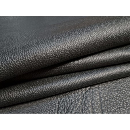 Demi-peau de cuir de taurillon - gros grain - couleur noir - Cuir en Stock