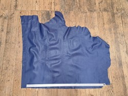 Grand morceau de cuir de taurillon - gros grain - couleur bleu électrique - cuirenstock