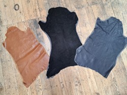 Lot de 3 peaux de cuir stretch - couleurs diverses - Cuir en Stock