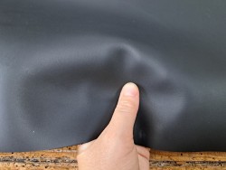 Morceau unique 82x59 - N°12 - Lisse - Noir - Cuir en Stock