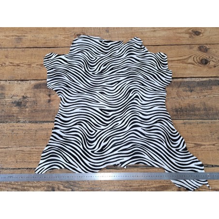 Peau de veau en poil façon zèbre noir et blanc - maroquinerie - décoration - Cuir en Stock