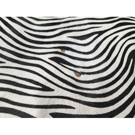 Peau de veau en poil façon zèbre noir et blanc - maroquinerie - décoration - Cuir en Stock