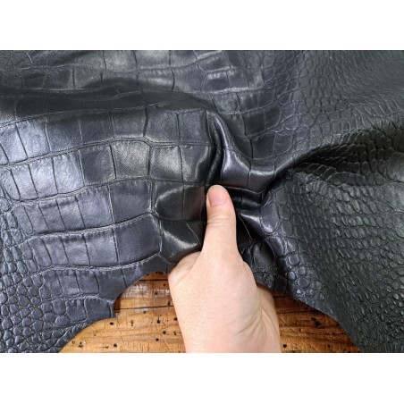 peau de cuir de mouton - crocodile - noir - maroquinerie - cuir en stock