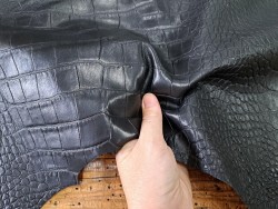 peau de cuir de mouton - crocodile - noir - maroquinerie - cuir en stock