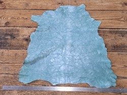 peau de cuir d'agneau métallisée - froissé - bleu - maroquinerie - cuir en stock