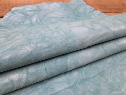 peau de cuir d'agneau métallisée - froissé - bleu - maroquinerie - Cuir en stock
