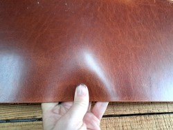 Morceau de collet tannage végétal pullup - Acajou - Cuir en Stock