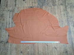 Peau de cuir de veau swift lisse - camel - maroquinerie - Cuir en stock