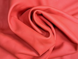 veau swift lisse - orange sanguine - maroquinerie - cuirentsok
