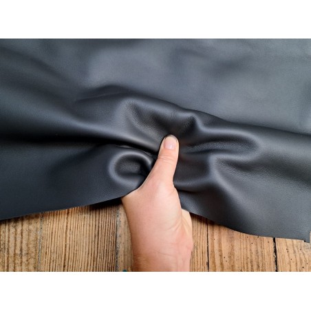 Peau de cuir de veau swift lisse - noir - maroquinerie - Cuir en stock