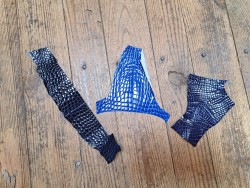 3 morceaux de cuir de crocodile véritable - Bleu