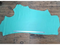 peau de cuir de vache lisse - bleu turquoise - cuir en stock