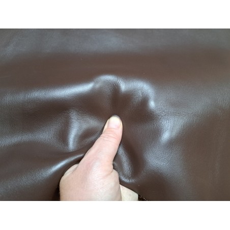 peau de cuir de veau lisse - chocolat noir - Cuir en stock
