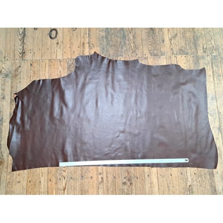 peau de cuir de veau lisse - terre d'ombre - cuir en stock